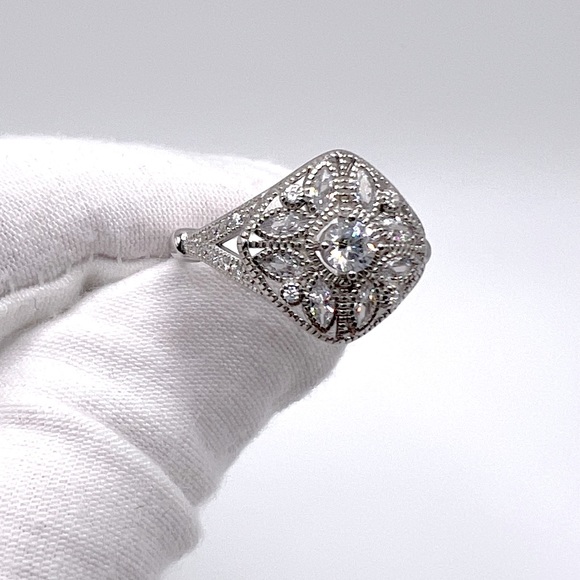 .925 Sterling Silver Vintage Inspired Cz Ring - Picture 4 of 17